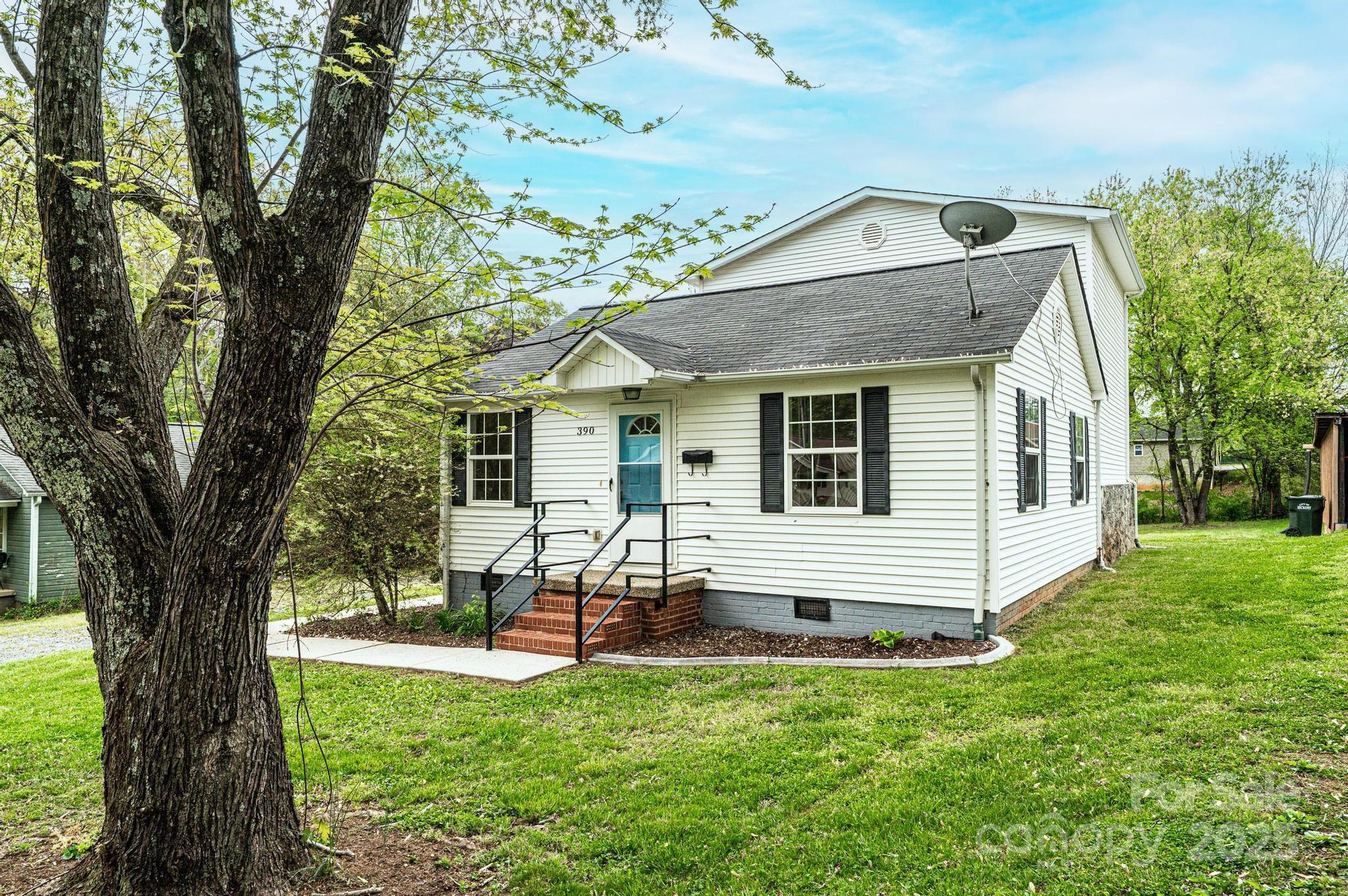 390 15th Avenue NE Hickory NC 28601