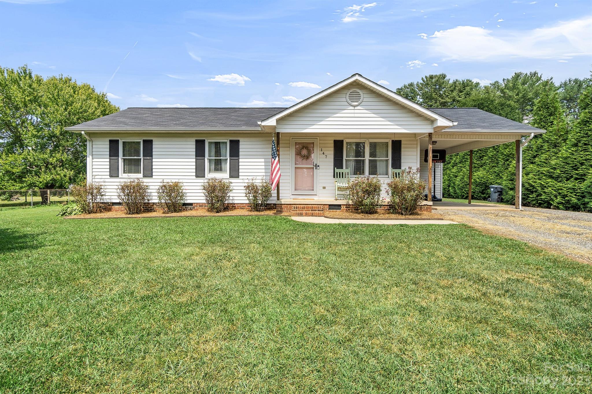 147 W Iredell Circle Statesville NC 28625