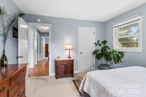 28 Woodgate Road Asheville NC 28806