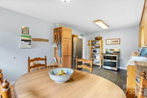 28 Woodgate Road Asheville NC 28806