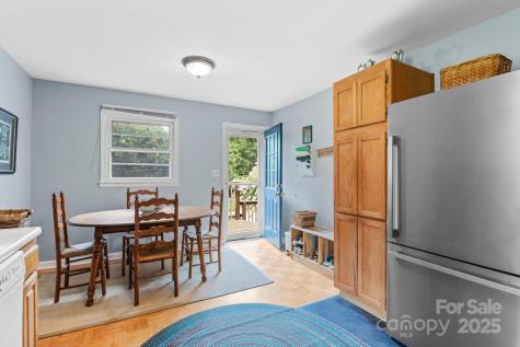 28 Woodgate Road Asheville NC 28806