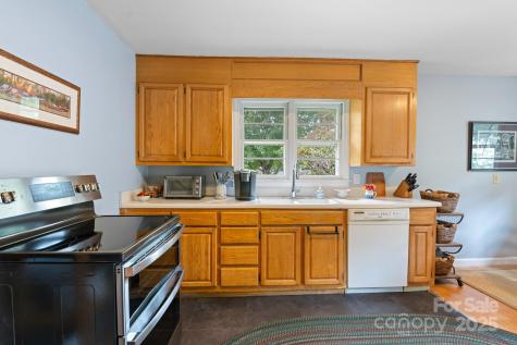 28 Woodgate Road Asheville NC 28806