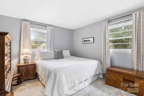 28 Woodgate Road Asheville NC 28806