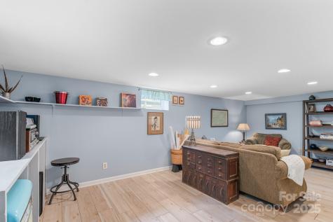 28 Woodgate Road Asheville NC 28806