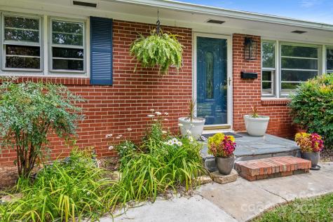 28 Woodgate Road Asheville NC 28806