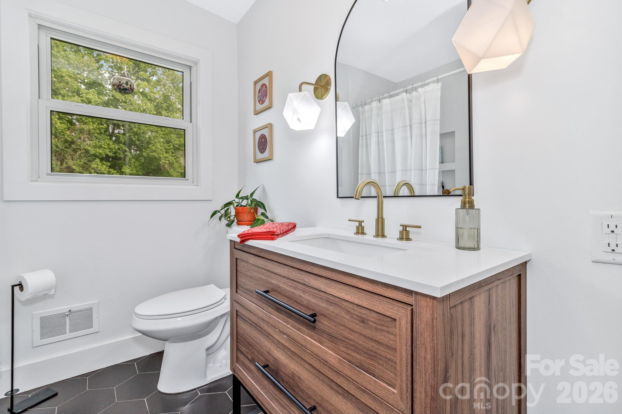 118 Vance Crescent Extension Asheville NC 28806