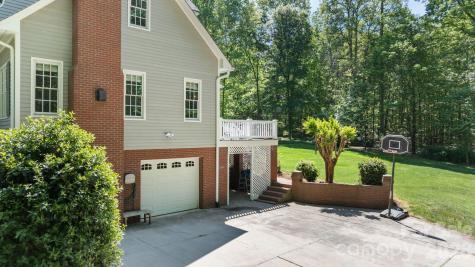 2953 Ninth Tee Drive Newton NC 28658