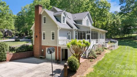 2953 Ninth Tee Drive Newton NC 28658