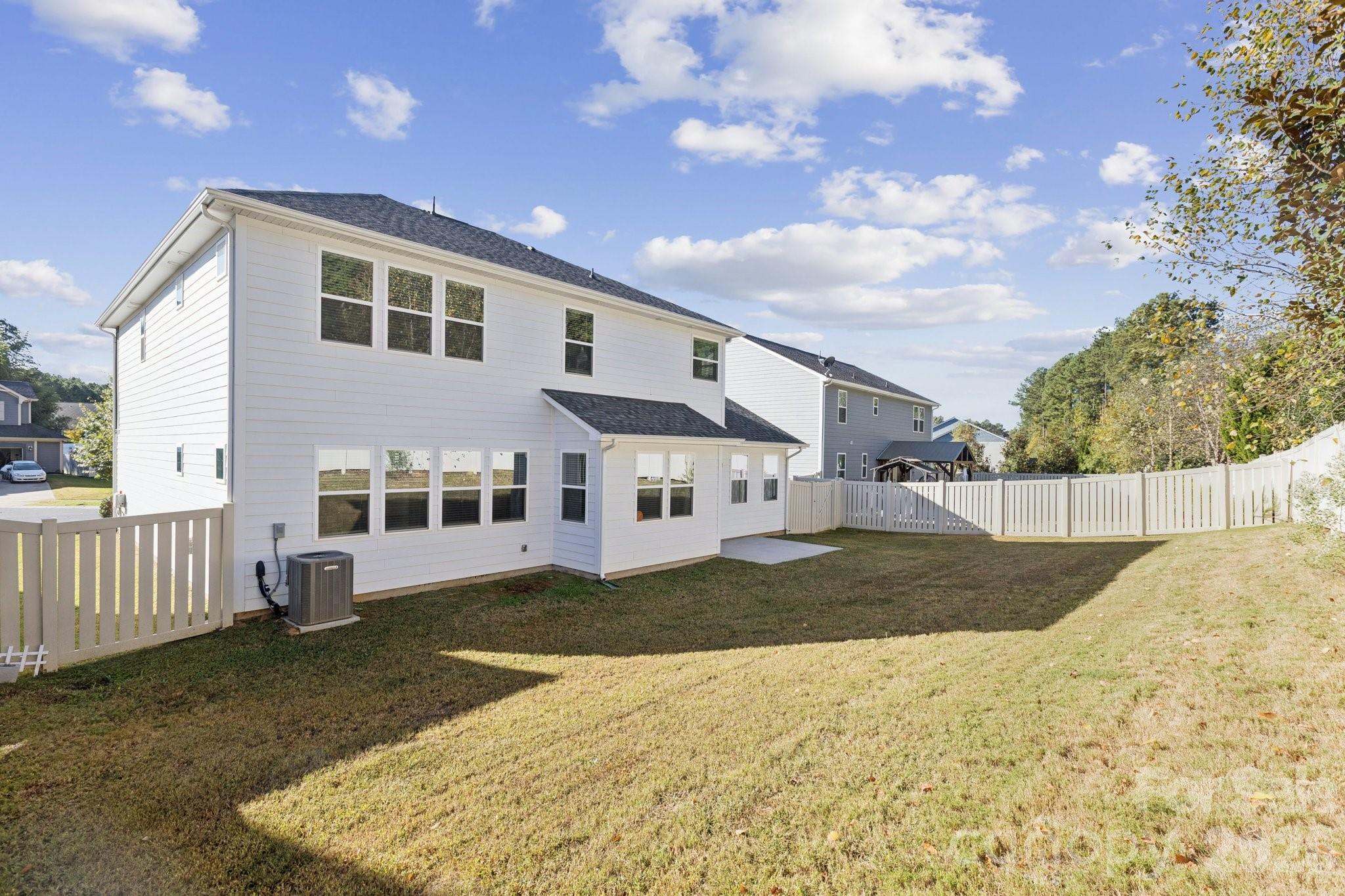 15311 Red Canoe Way Charlotte NC 28278