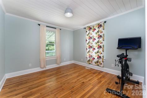 31 Tremont Street Marion NC 28752