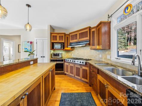 339 Beaverdam Road Asheville NC 28804