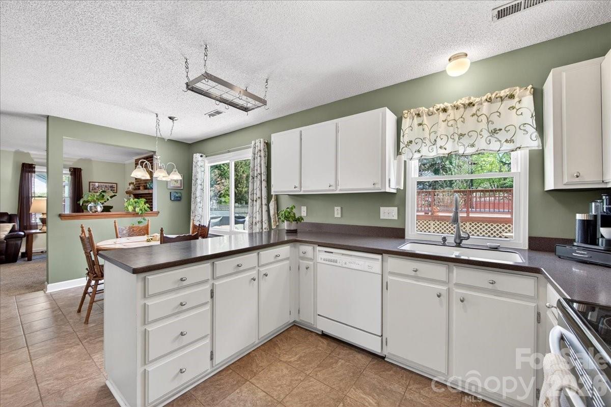 2534 Clearkirk Court Matthews NC 28105