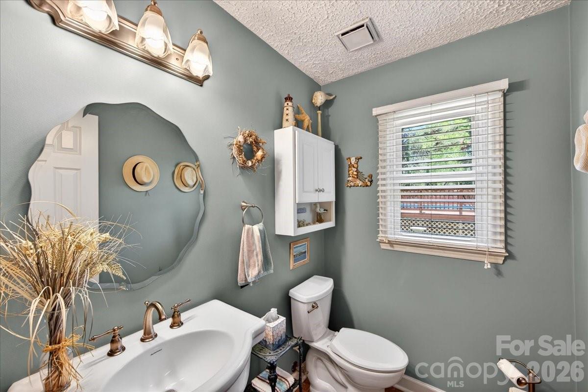 2534 Clearkirk Court Matthews NC 28105