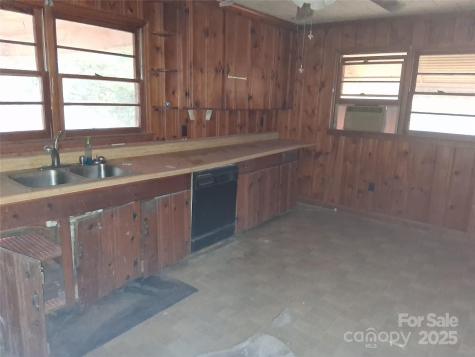 111 Parmer Street Forest City NC 28043