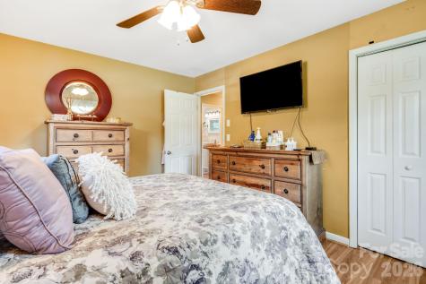 458 Beach Drive Hendersonville NC 28792