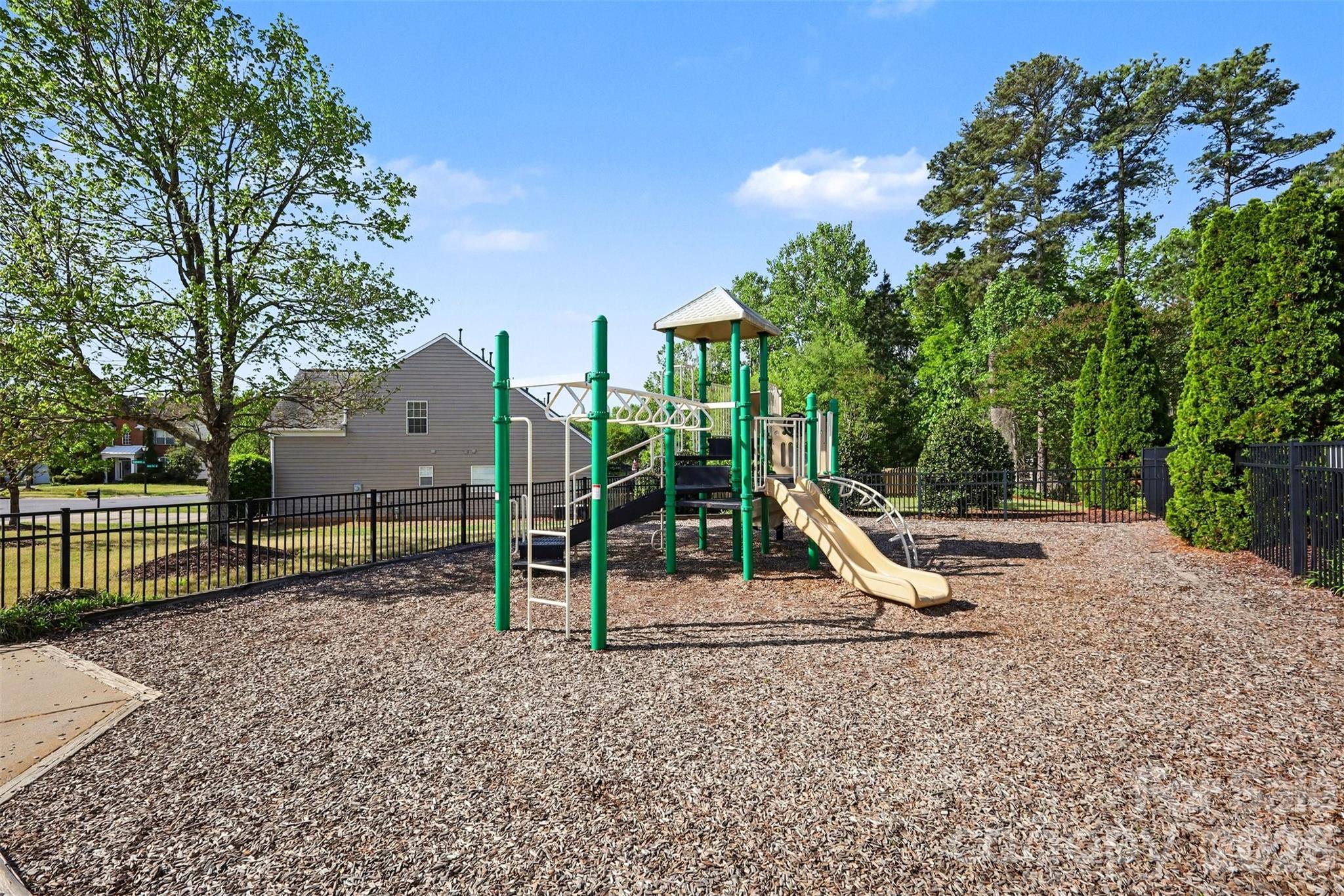 9144 Linden Tree Lane Charlotte NC 28277