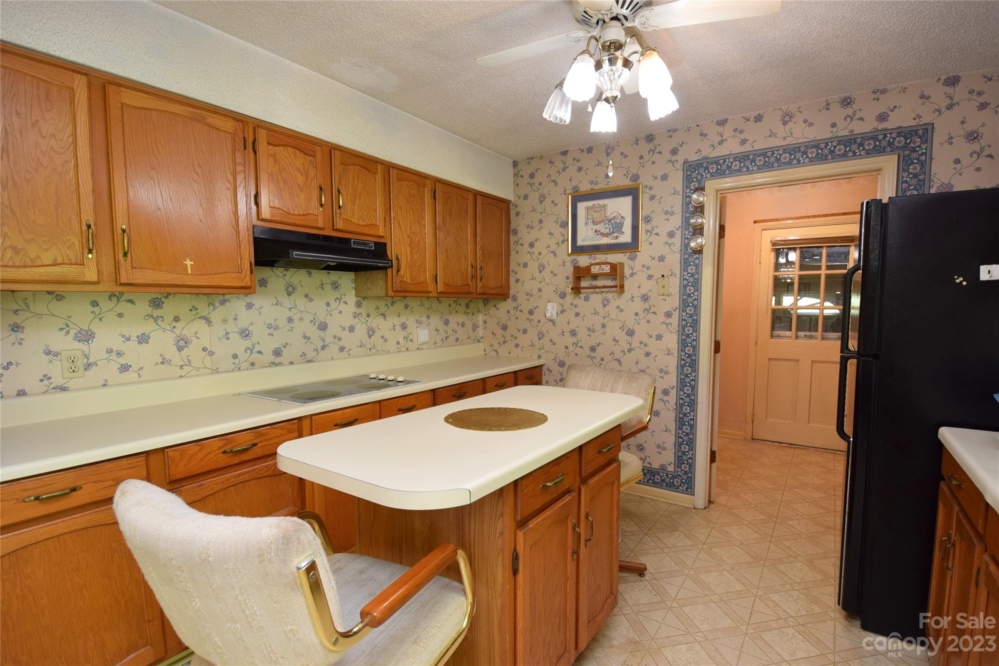 2015 Nc 80 Highway Bakersville NC 28705