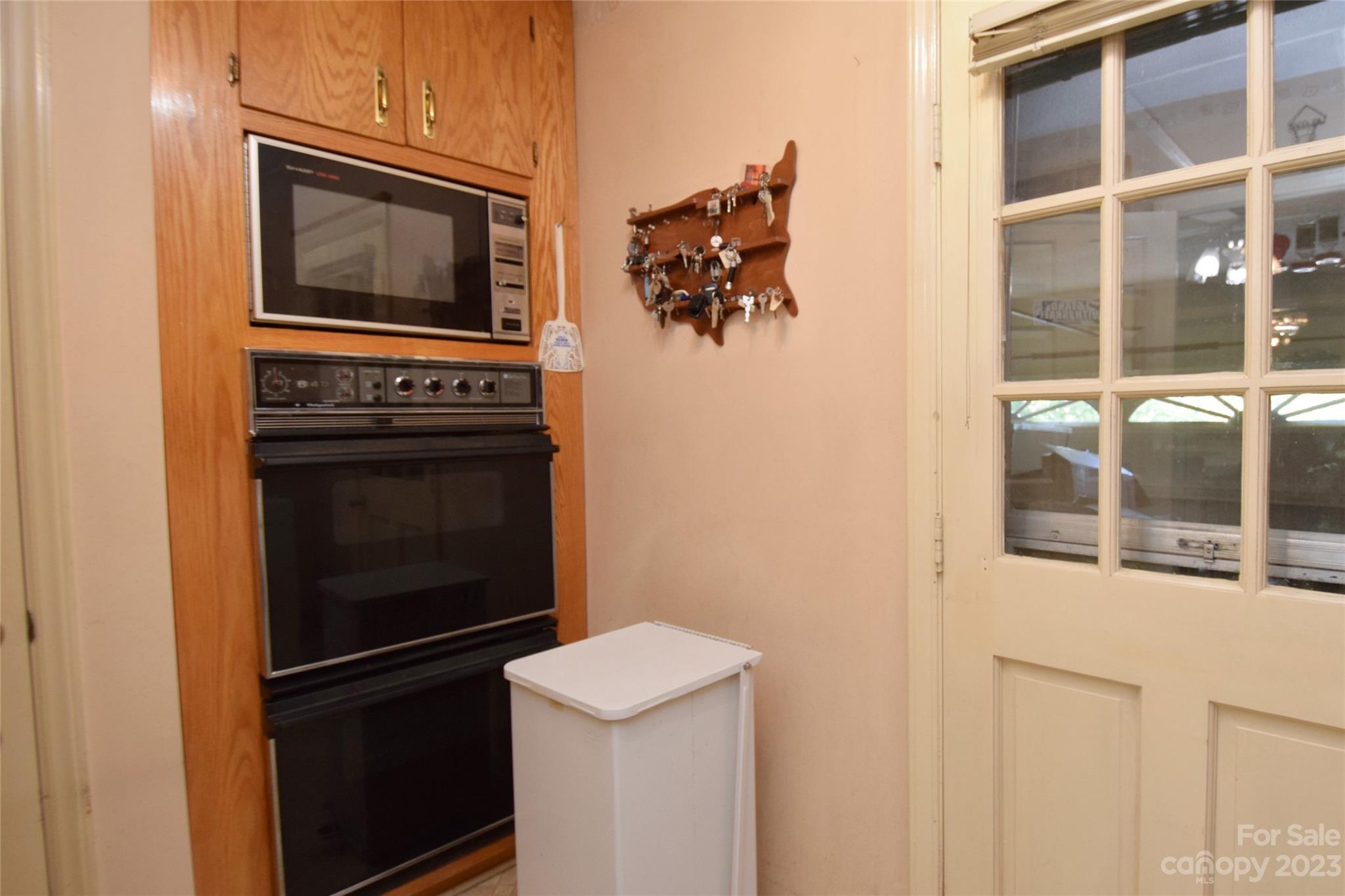 2015 Nc 80 Highway Bakersville NC 28705