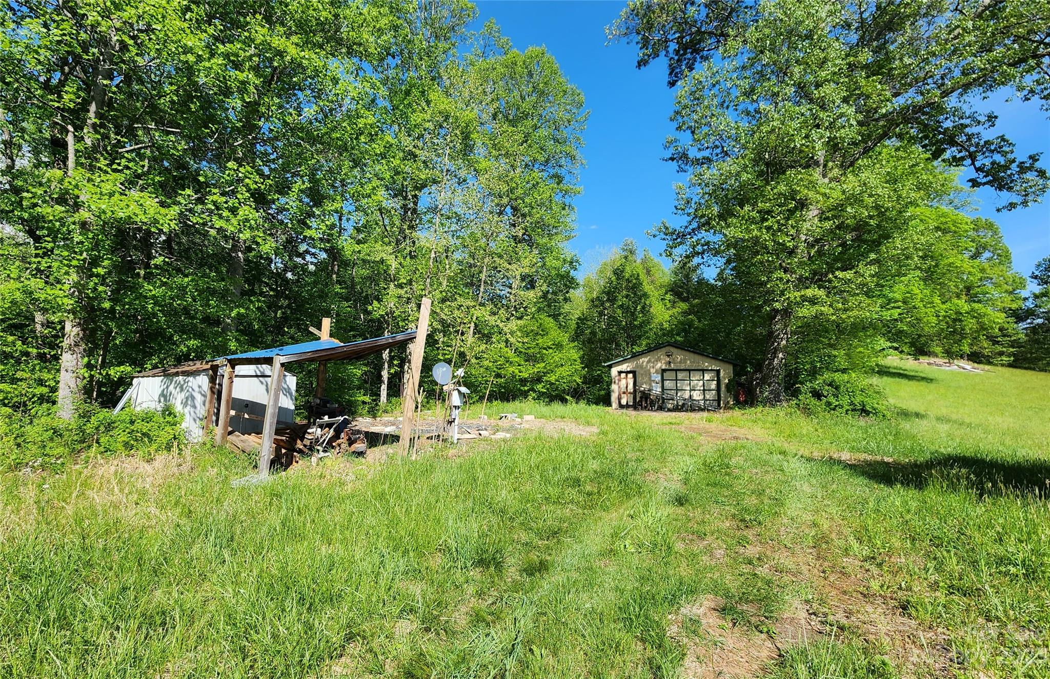 2015 Nc 80 Highway Bakersville NC 28705