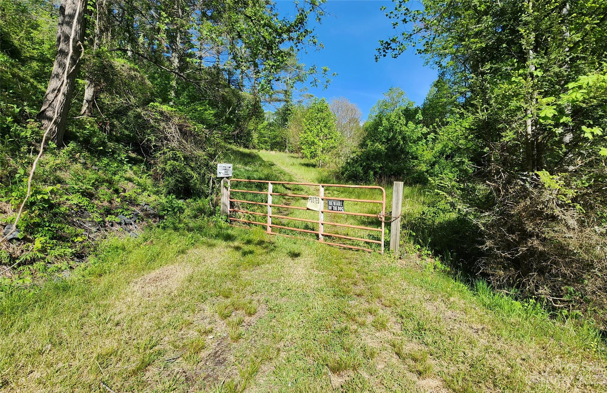 2015 Nc 80 Highway Bakersville NC 28705