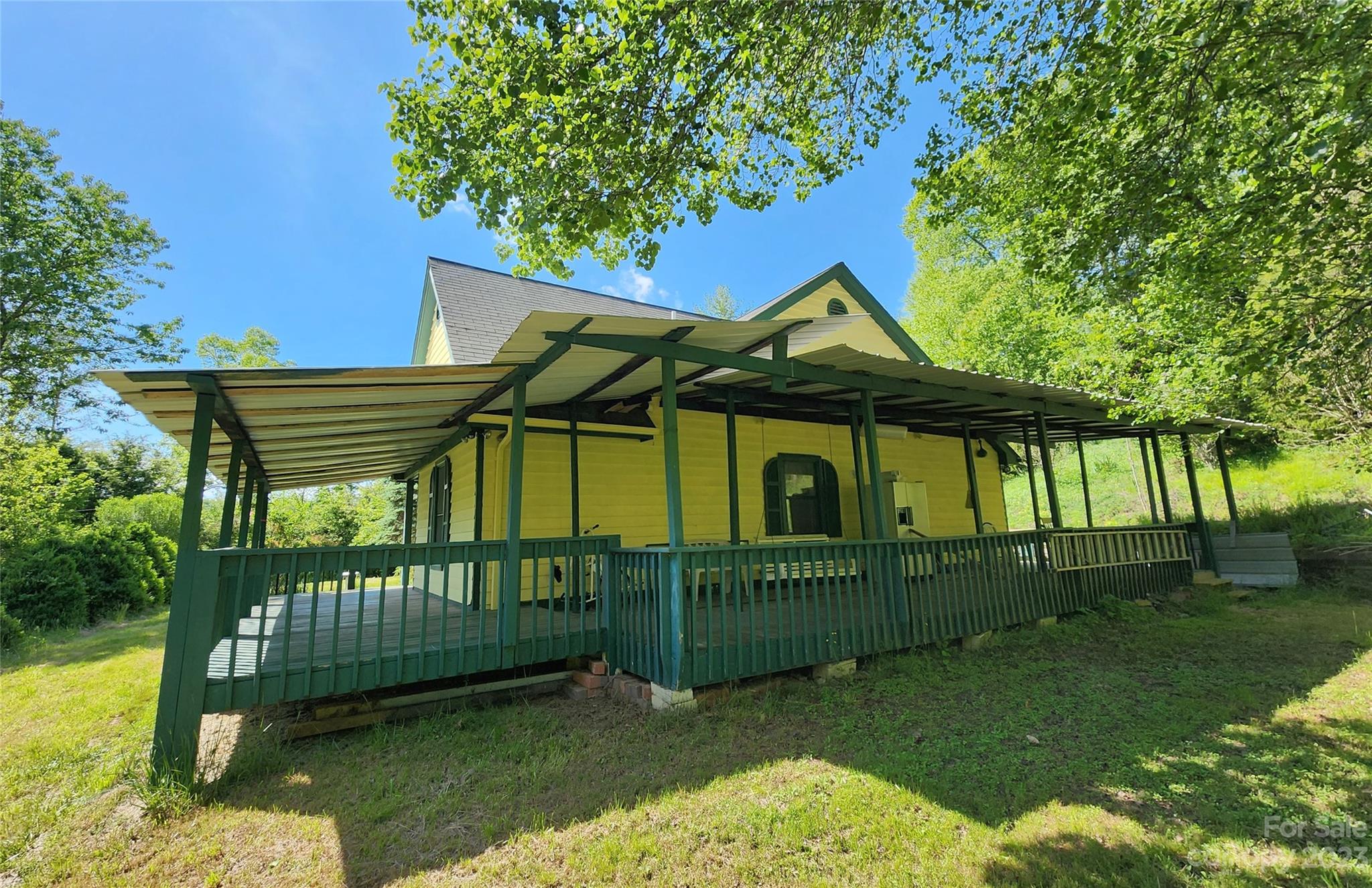 2015 Nc 80 Highway Bakersville NC 28705