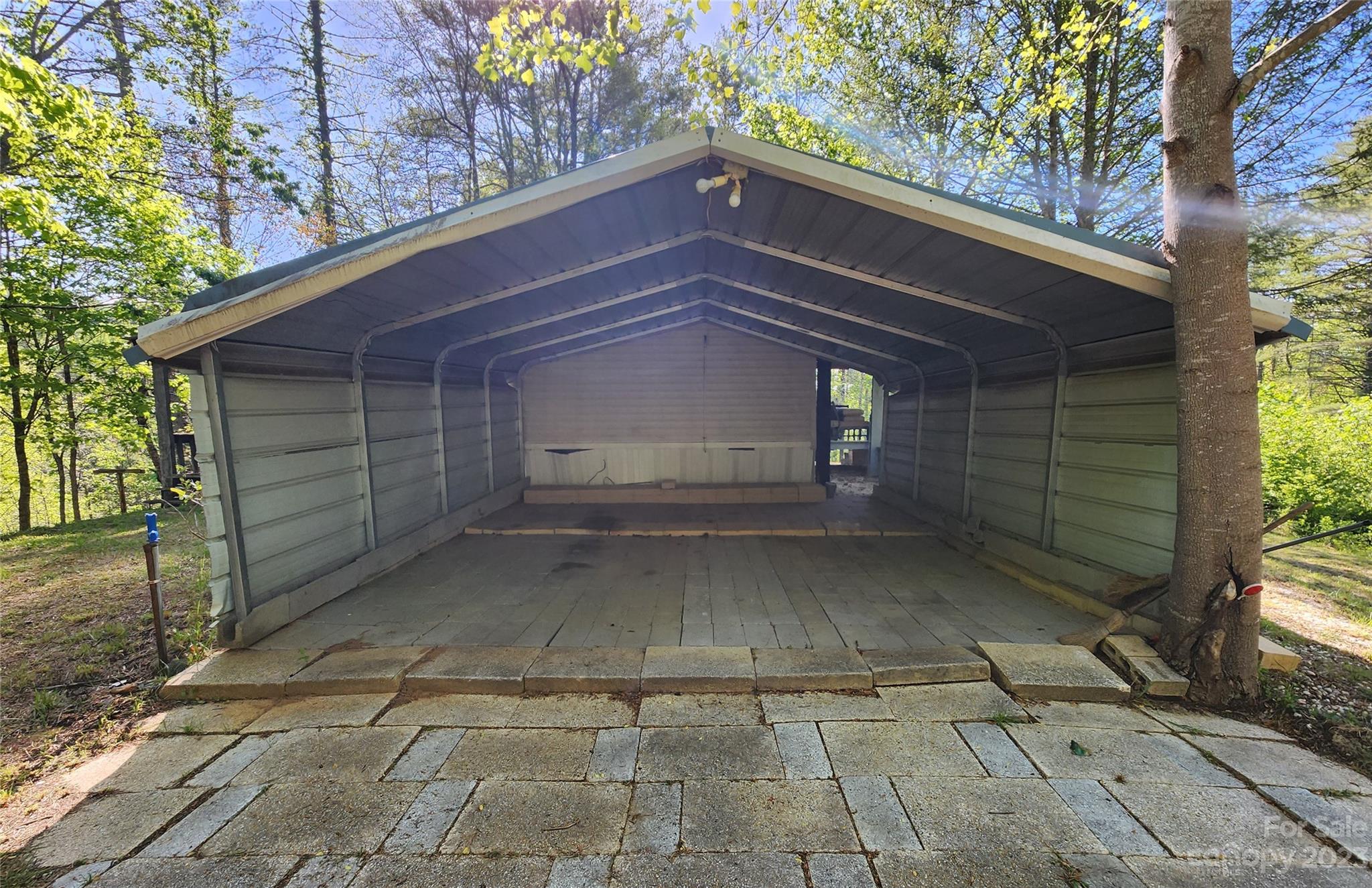 2015 Nc 80 Highway Bakersville NC 28705