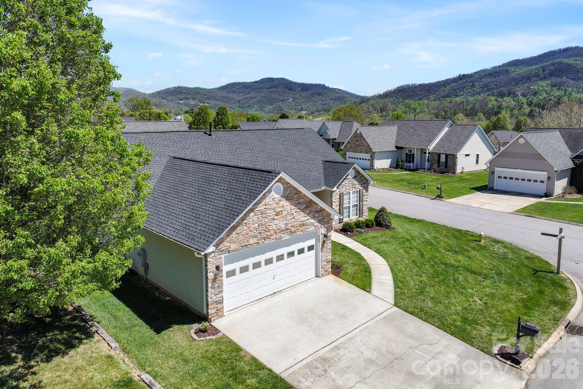 25 Livingston Farm Road Fletcher NC 28732