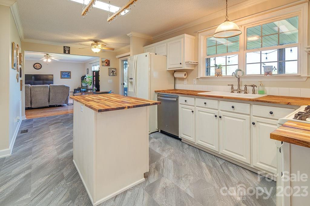 54 Donna Lane Alexander NC 28701
