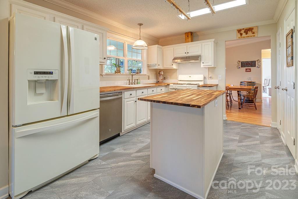 54 Donna Lane Alexander NC 28701
