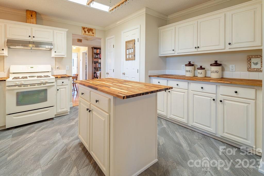 54 Donna Lane Alexander NC 28701
