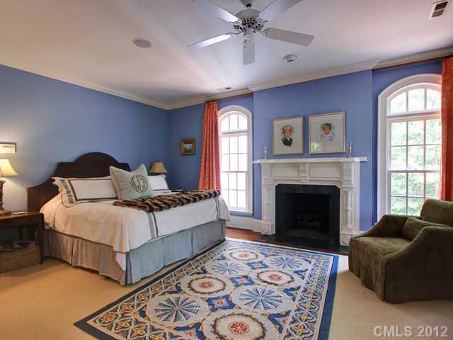 823 Hungerford Place Charlotte NC 28207