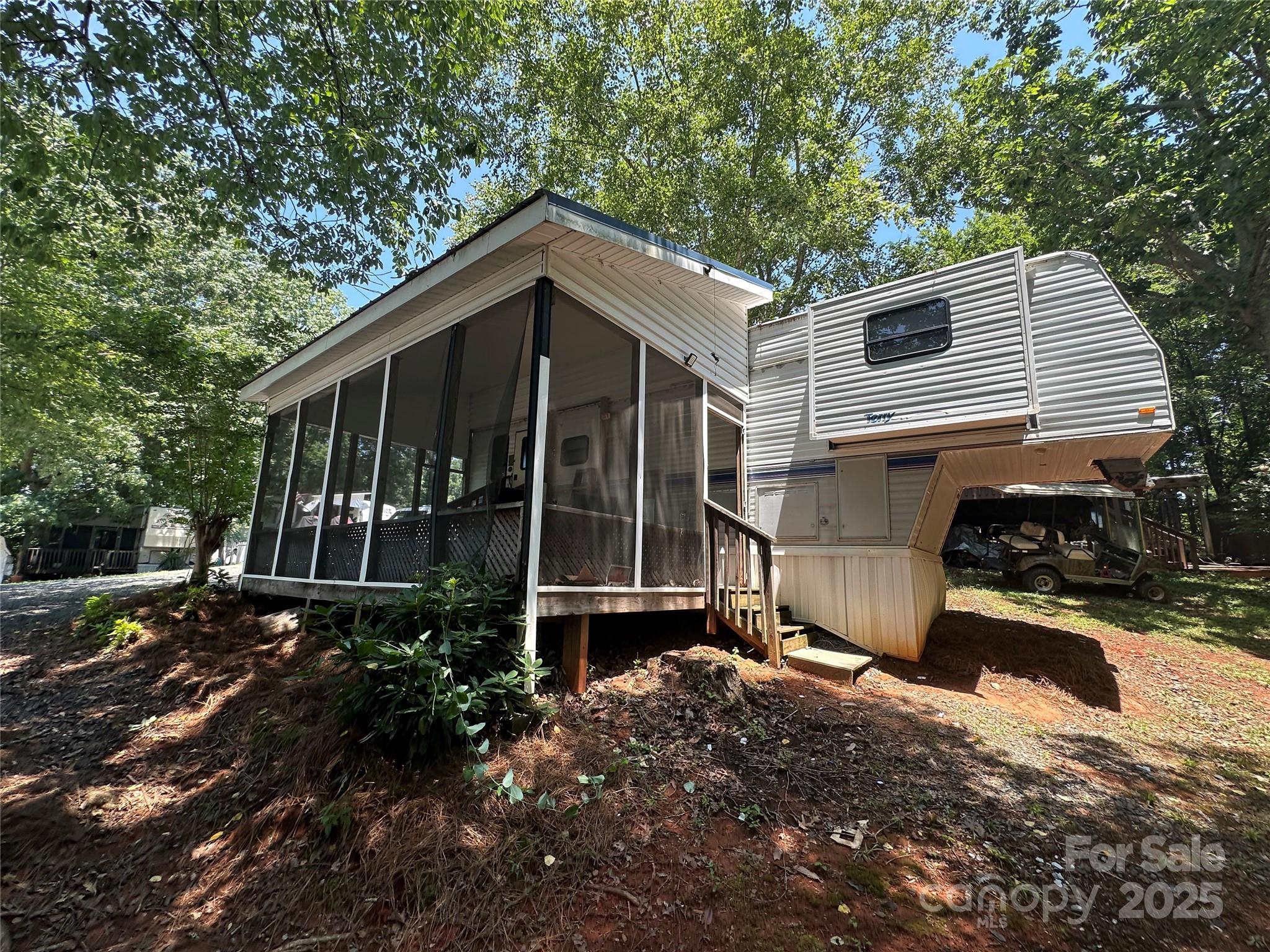 111 Deerfield Drive New London NC 28127