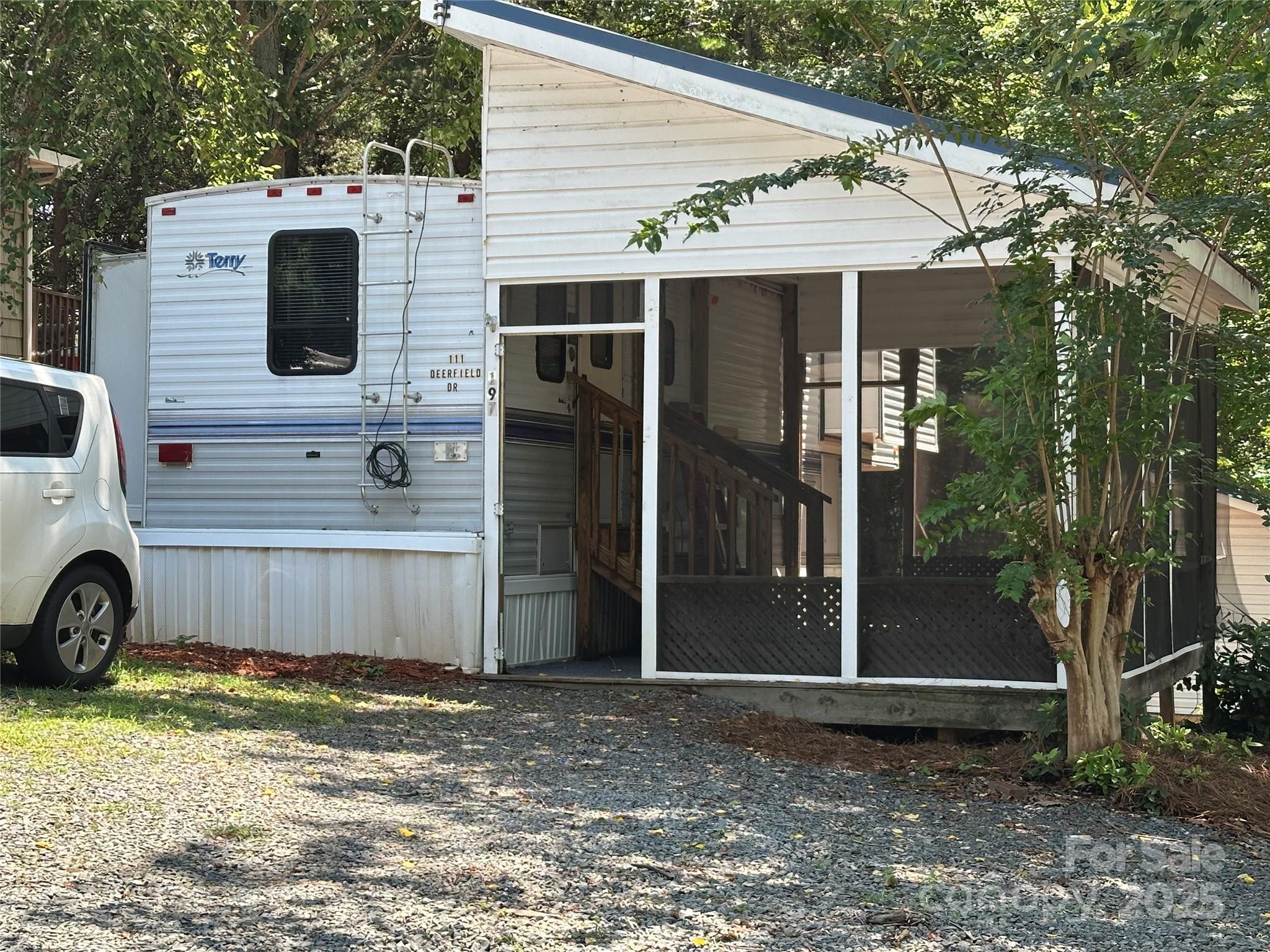 111 Deerfield Drive New London NC 28127