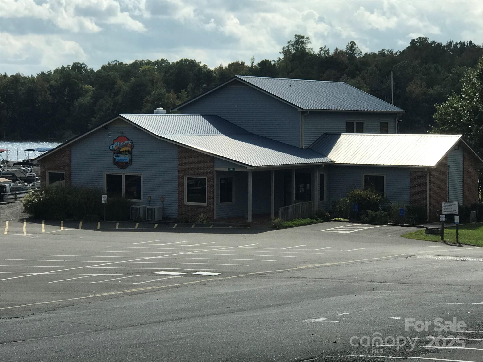 111 Deerfield Drive New London NC 28127