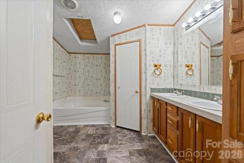 18 Ford Valley Road Weaverville NC 28787
