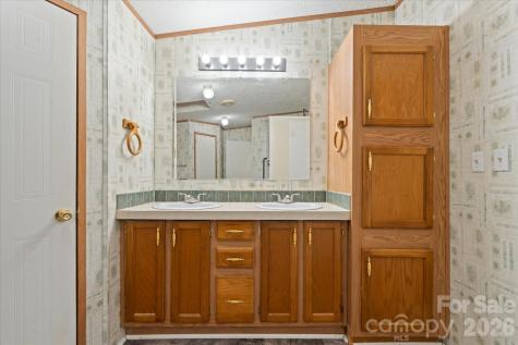 18 Ford Valley Road Weaverville NC 28787