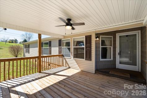 18 Ford Valley Road Weaverville NC 28787