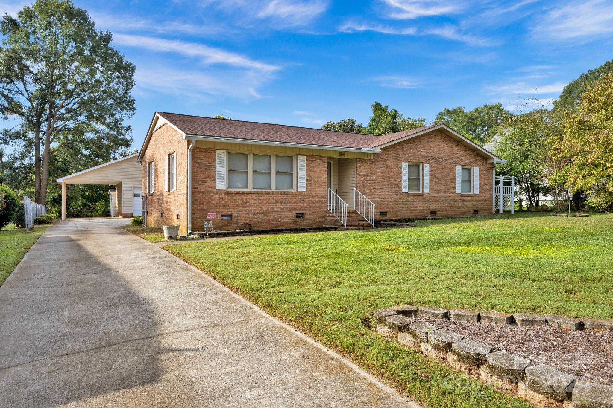 206 Summit Avenue Mount Holly NC 28120