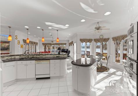 718 Eagle Point Court Matthews NC 28104