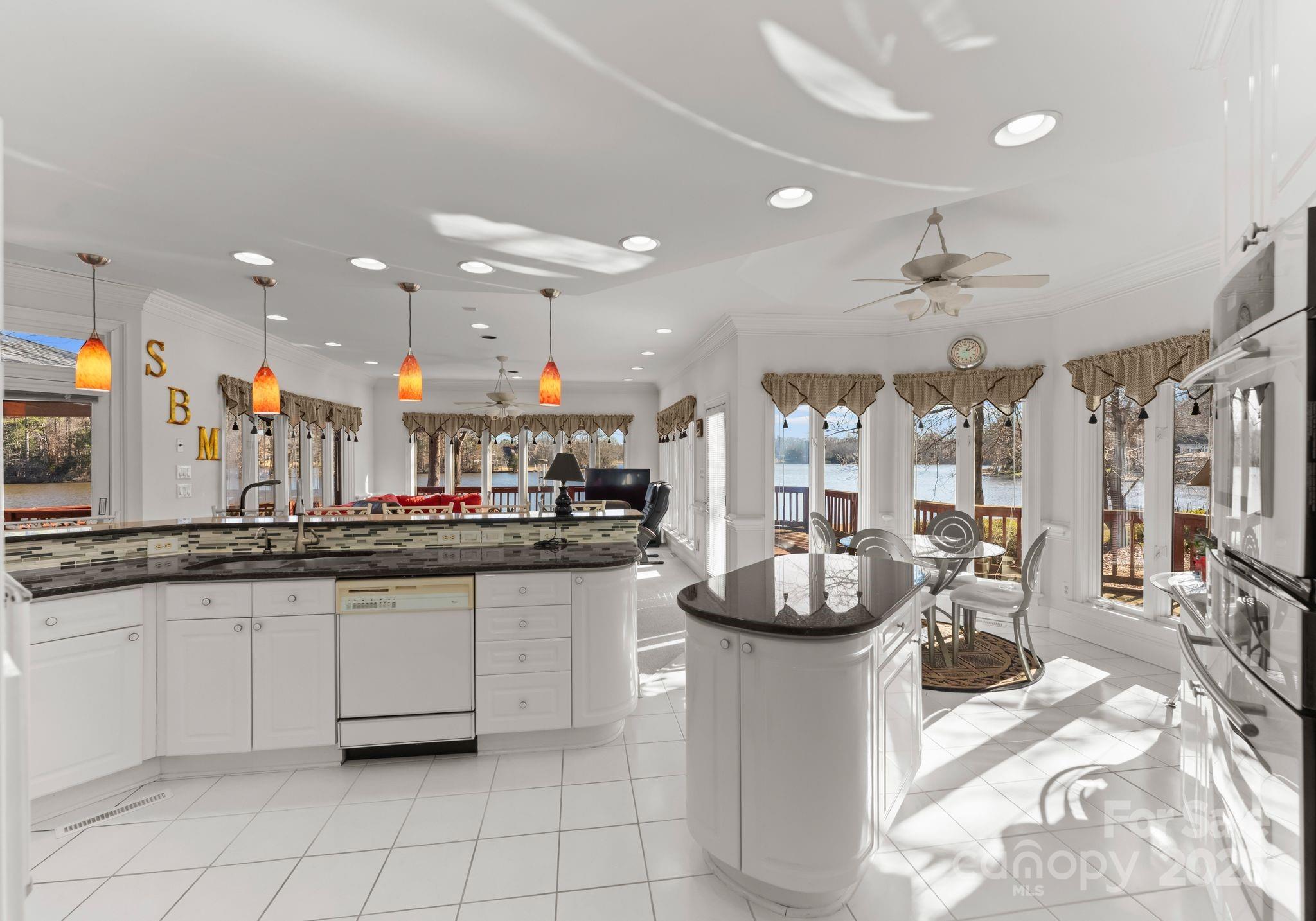 718 Eagle Point Court Matthews NC 28104