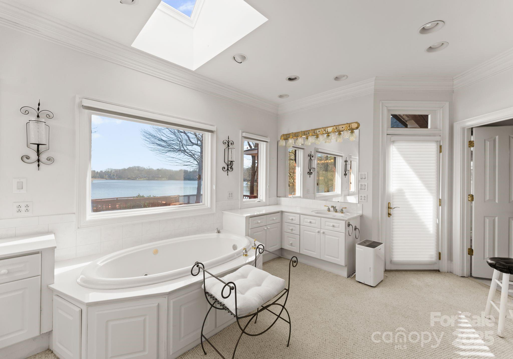 718 Eagle Point Court Matthews NC 28104