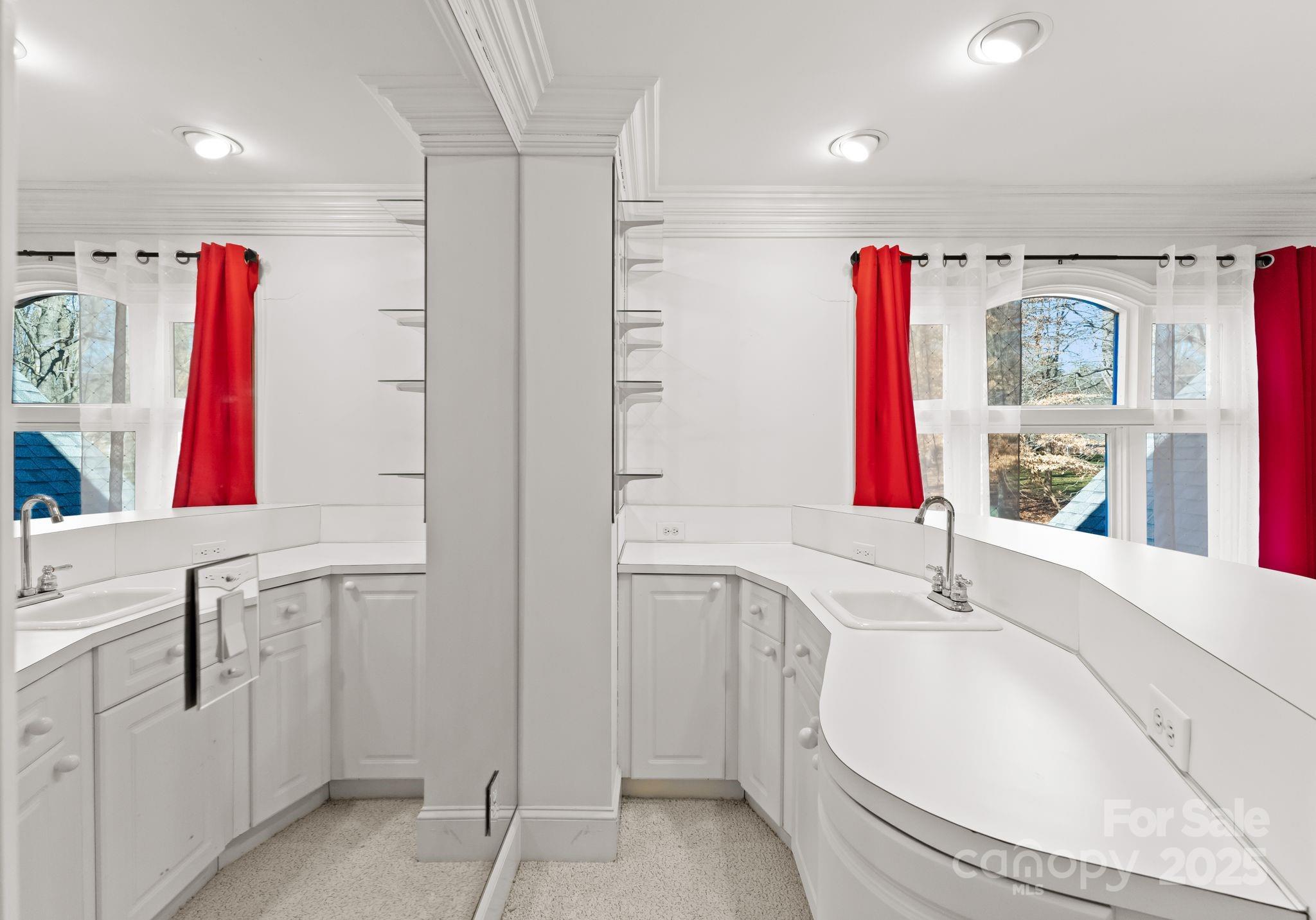 718 Eagle Point Court Matthews NC 28104