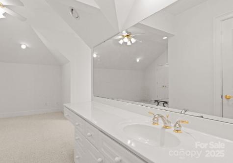 718 Eagle Point Court Matthews NC 28104