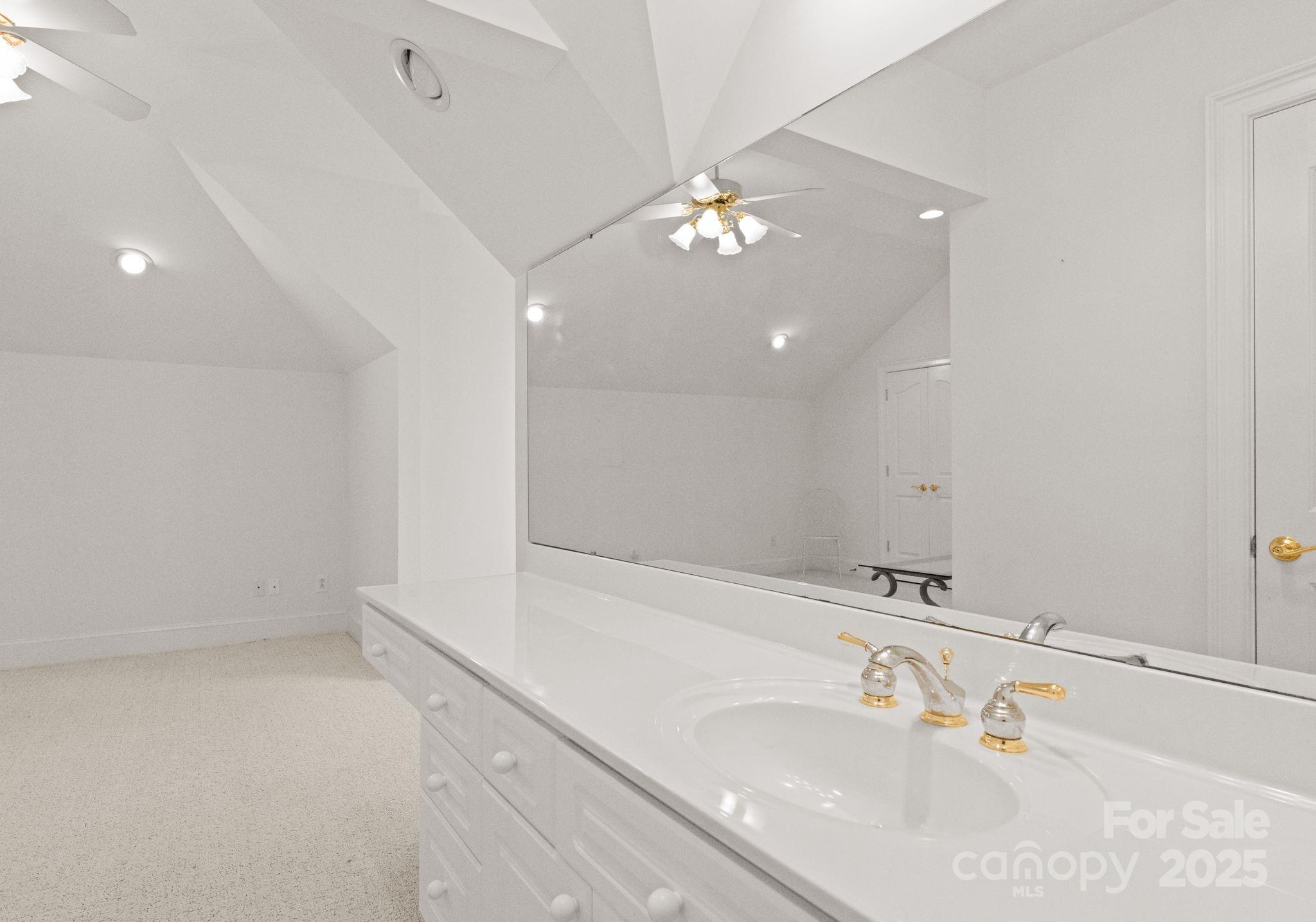 718 Eagle Point Court Matthews NC 28104