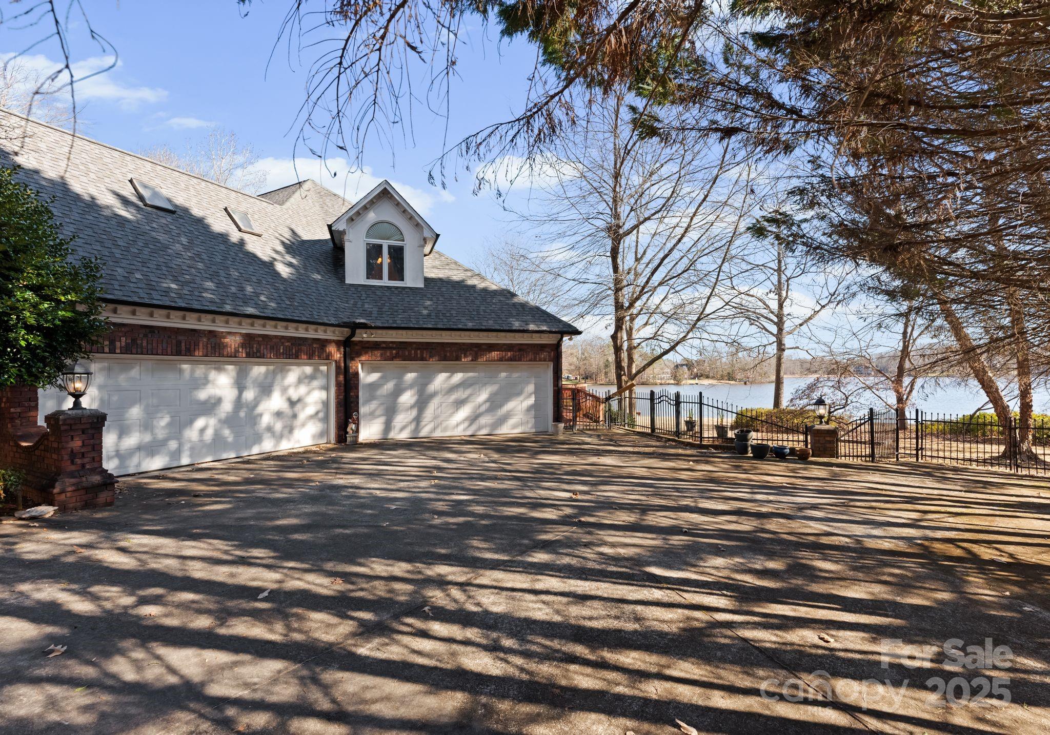 718 Eagle Point Court Matthews NC 28104