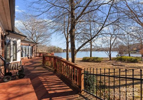 718 Eagle Point Court Matthews NC 28104