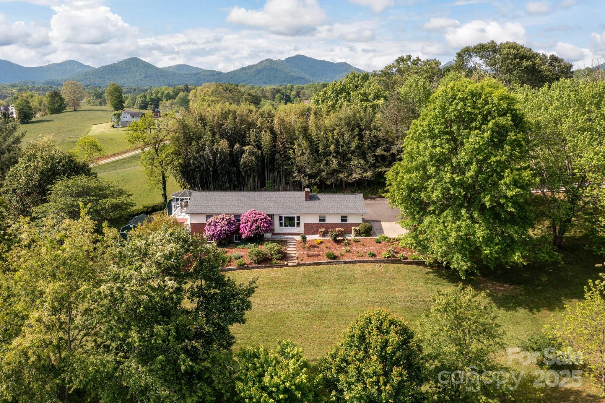 1572 Alexander Road Leicester NC 28748