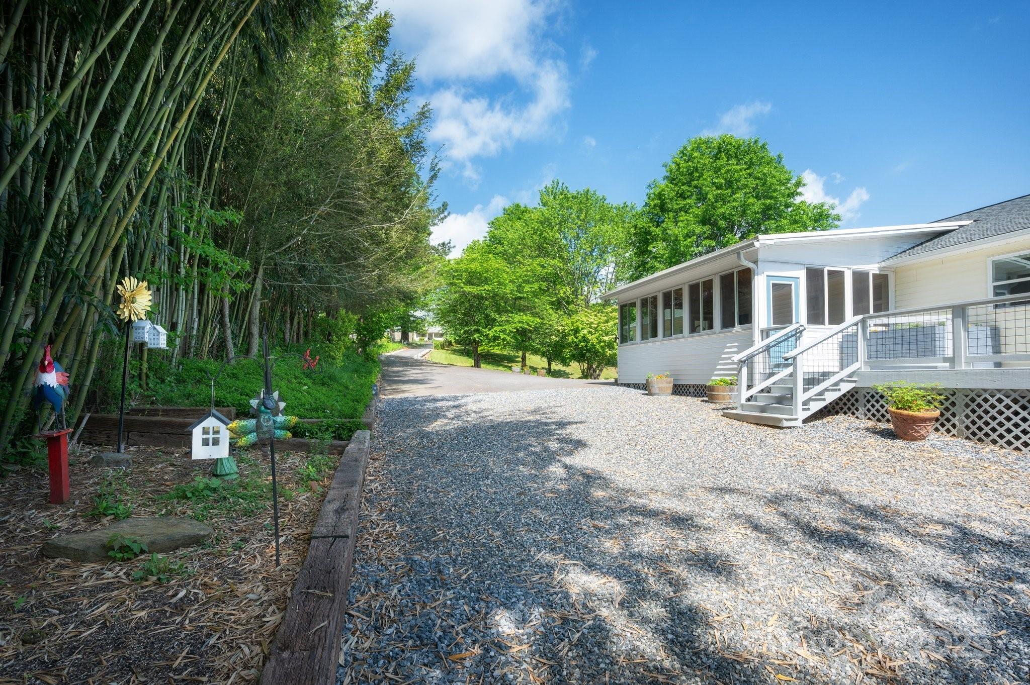 1572 Alexander Road Leicester NC 28748