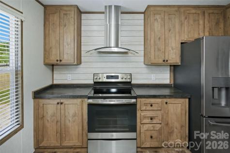 123 Big Oak Road Hendersonville NC 28792