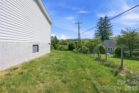 123 Big Oak Road Hendersonville NC 28792